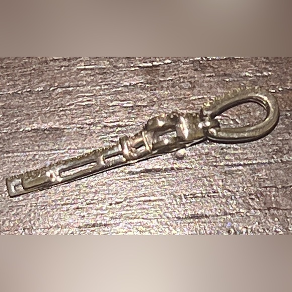 **HOST PICK** STUNNING Diamond & White Gold Key Necklace - Picture 8 of 13